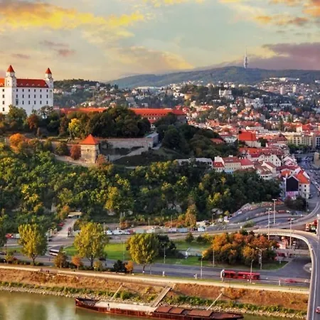 Vip In Old Town With Free Parking Appartement Bratislava
