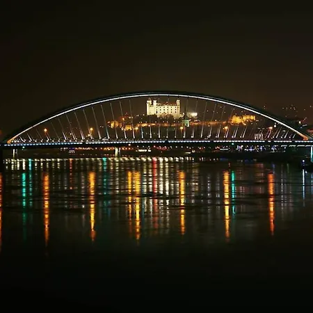 Apartment Vip In Old Town With Free Parking Pressburg