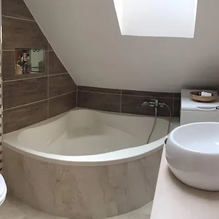 Vip In Old Town With Free Parking Apartment