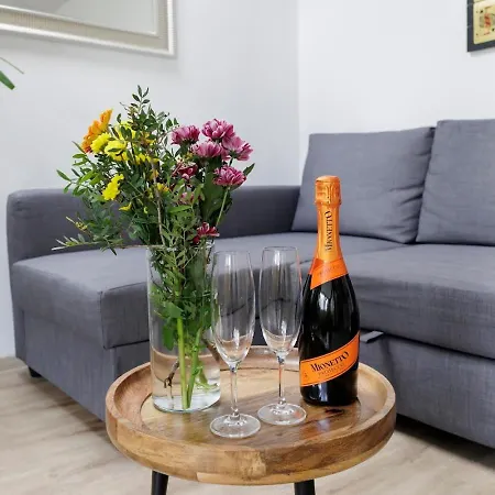 Vip In Old Town With Free Parking Apartment